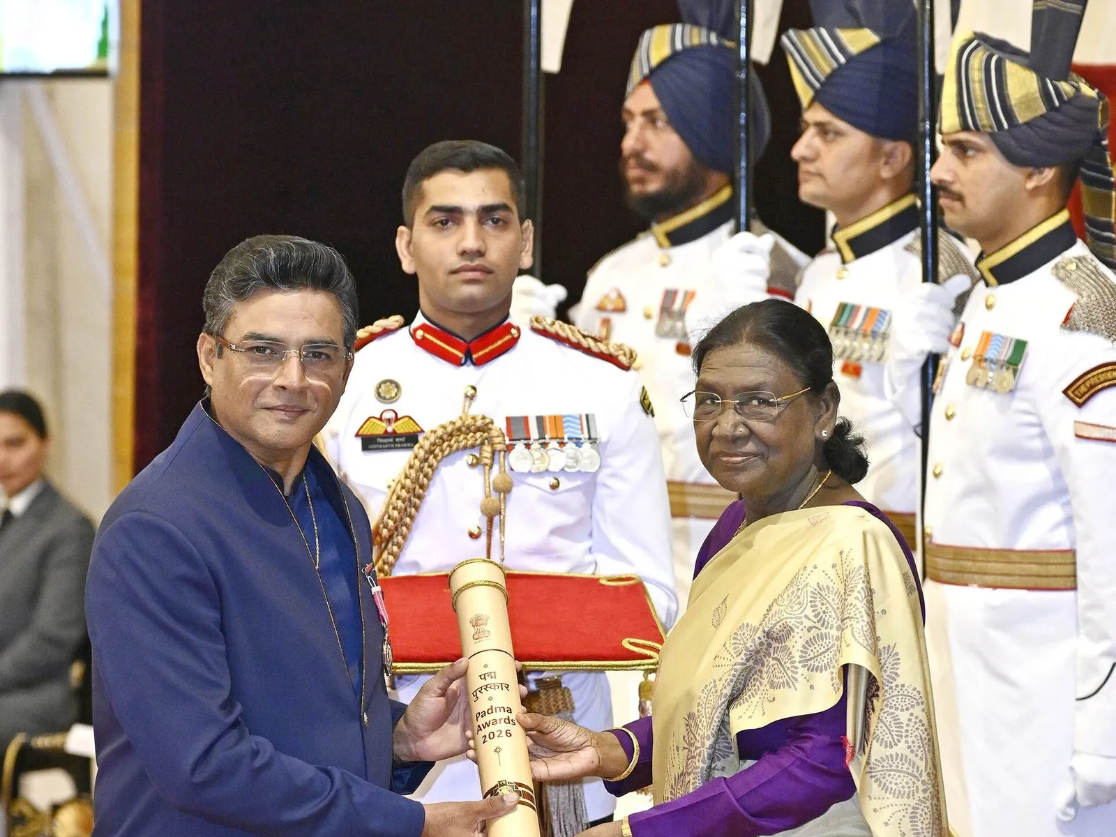 President Droupadi Murmu presenting the Padma Shri to R. Madhavan at Rashtrapati Bhavan, 2026