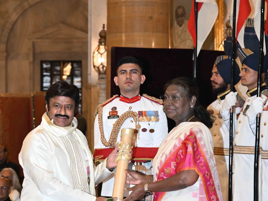 President Droupadi Murmu presenting the Padma Bhushan to Nandamuri Balakrishna at Rashtrapati Bhavan