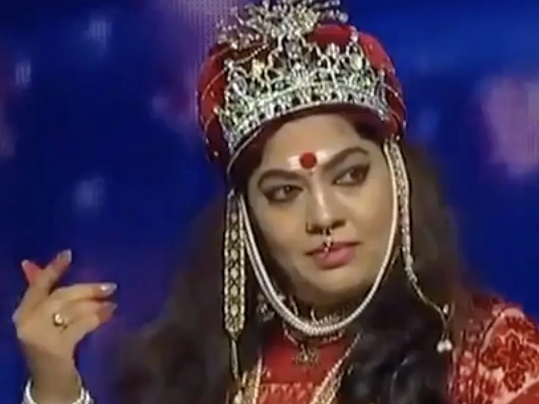 Padmaja Reddy performing Kuchipudi