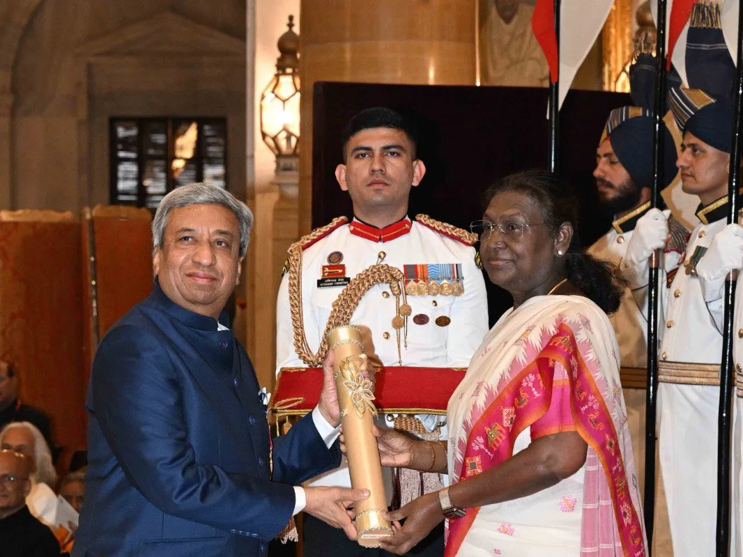 President Droupadi Murmu presenting the Padma Bhushan to Pankaj Patel at Rashtrapati Bhavan