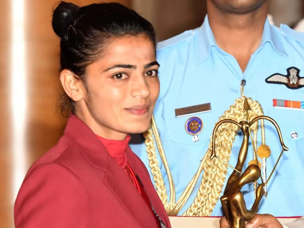 Savita Punia receiving the Arjuna Award in 2018