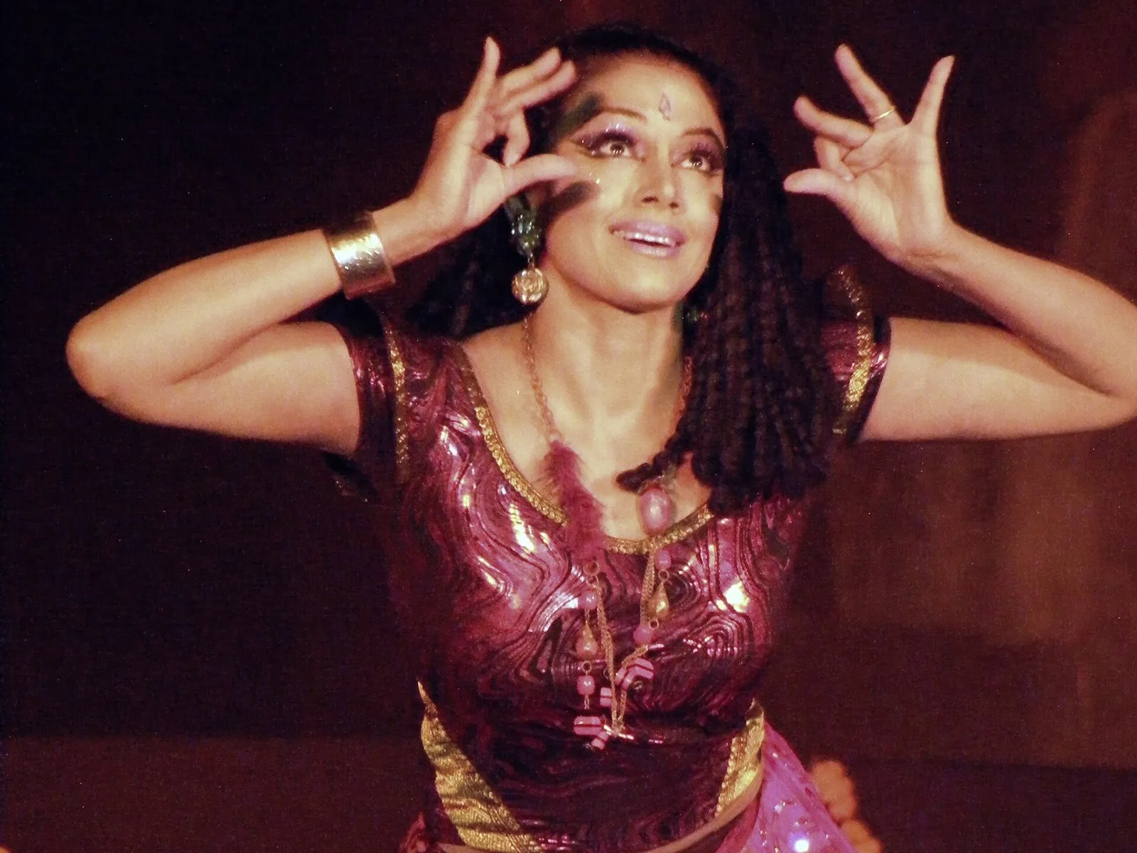 Shobana dancing on stage